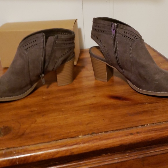 Booties - Picture 3 of 4